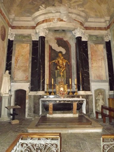 Autel secondaire du Saint-Sacrement, retable, tabernacle, groupe sculpté : Vierge de pitié