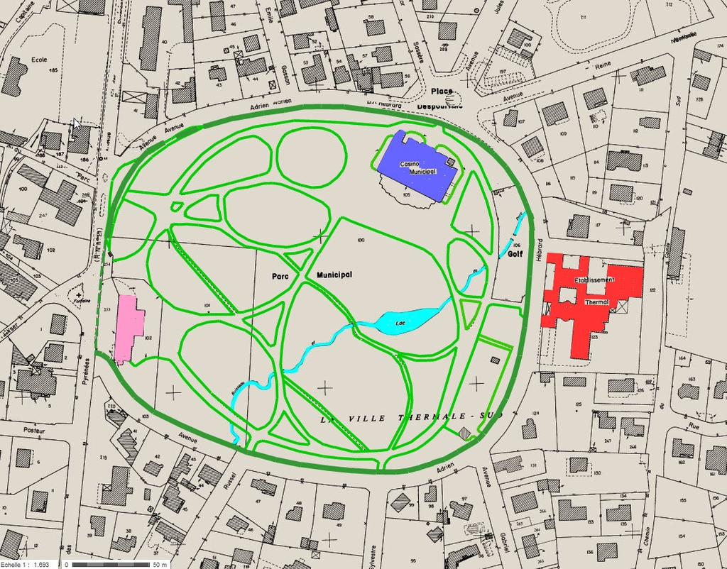 Le plan du jardin avec ses allées concentriques et ses perterres en forme de gouttes d'eau.