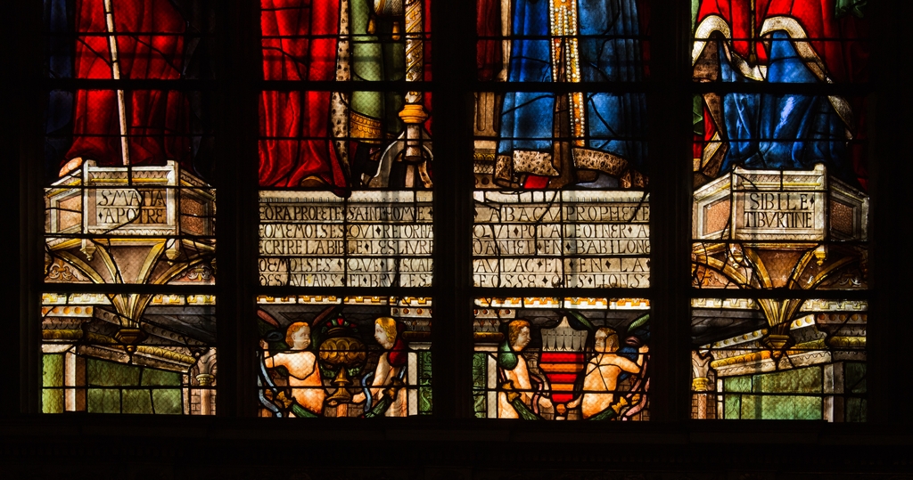 baie 10 : verrière de la chapelle de la Compassion : Les livres canoniques
