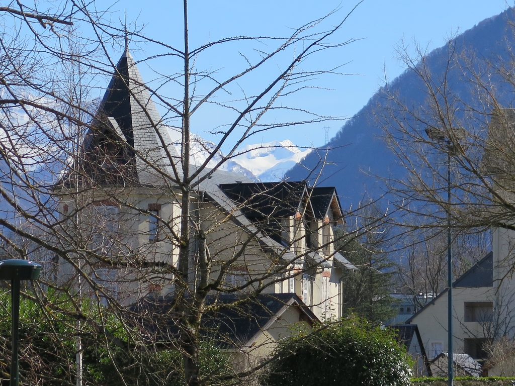 Perspectives sur les sommets de la chaîne, au sud, depuis le parc.