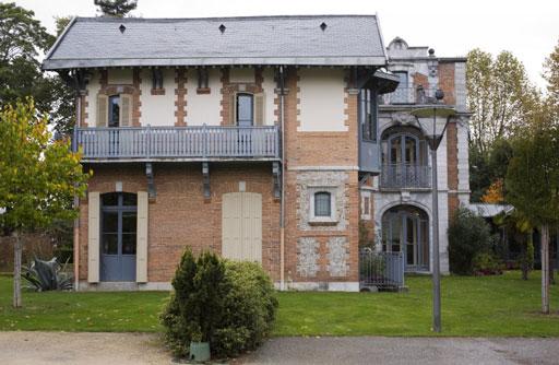 Façades latérales orientales du chalet et du pavillon Bouchot.