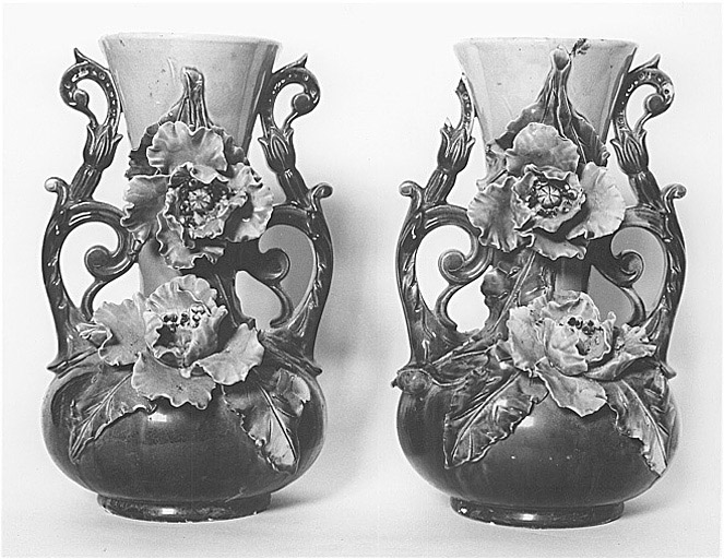 Paire de vases à fleurs