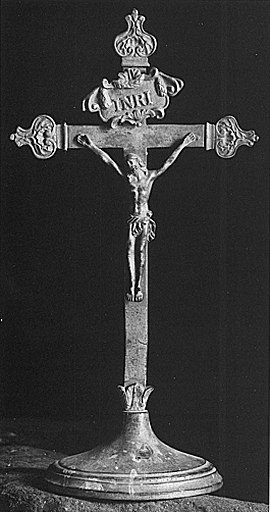 Croix d'autel : Christ en croix