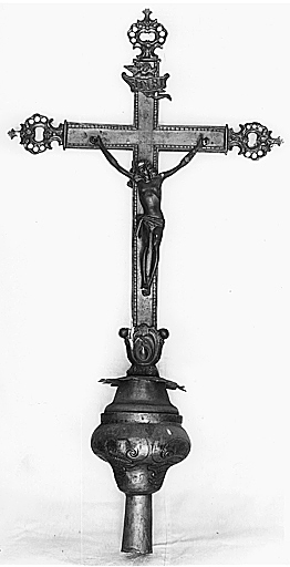 Croix de procession : Christ en croix