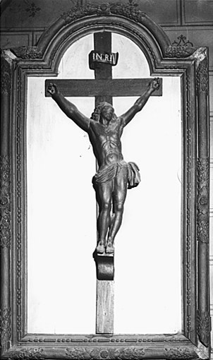 Croix encadrée : Christ en croix