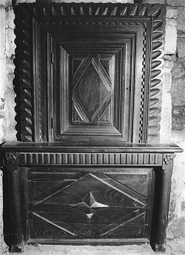 Armoire aux saintes huiles