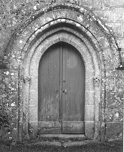 Vue générale, portail d'entrée mur sud.