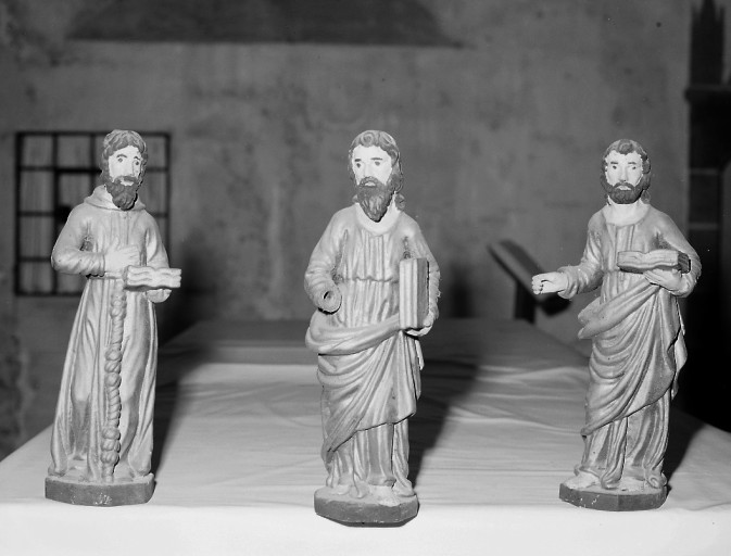 Les trois statuettes du tabernacle, vue de face.