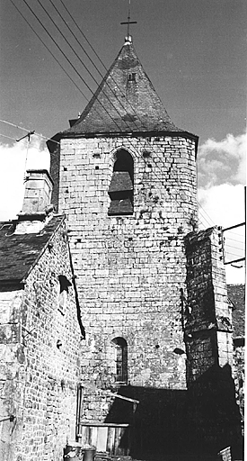 Façade occidentale du clocher, vue d'ensemble.