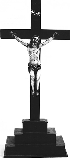 Croix d'autel : Christ en croix