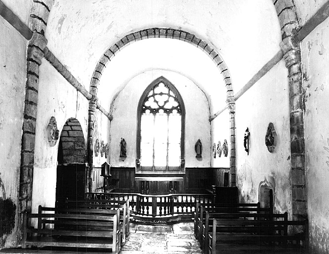 Intérieur, vue générale depuis le choeur.