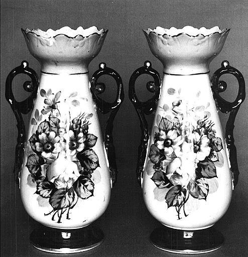 Paire de vases à fleurs