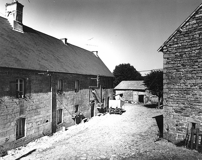 Logis : élévation antérieure ou élévation est.