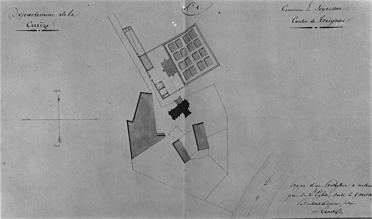 Plan masse de l'église avec report des bâtiments subsistants de l'ancien château (au sud) et projet de presbytère (au nord) .