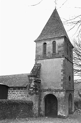 Clocher-porche occidental, vu du nord-ouest.
