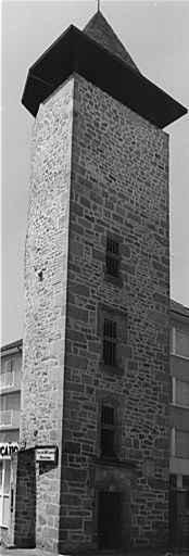 Tour de l'escalier.