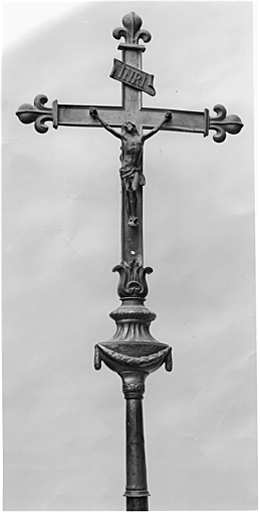 Croix de procession : Christ en croix