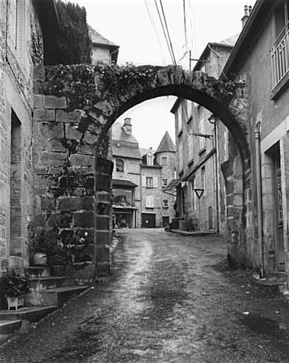 Porte de la ville, dite porte Chabiran.