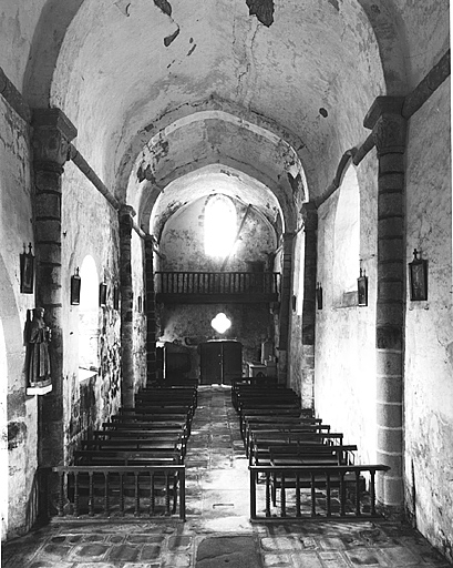 Vue intérieure depuis le choeur.