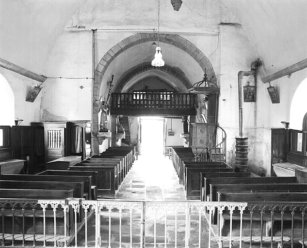 Vue intérieure depuis le choeur.