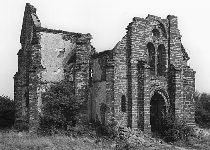 Façade principale et côté nord-ouest.