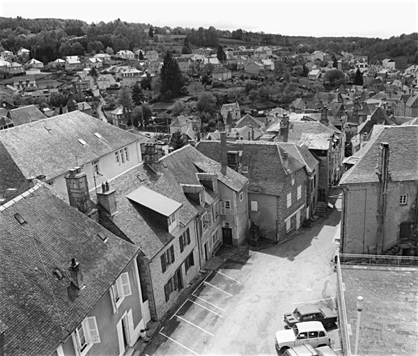 Vue générale, rue de la Garde et nouveaux quartiers.