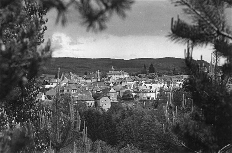 Vue générale côté ouest de la ville intra-muros.