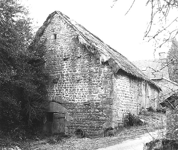 Grange-étable. Elévation latérale ouest.