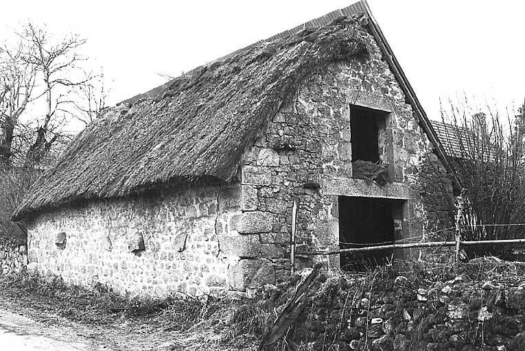 Dépendances : écuries.