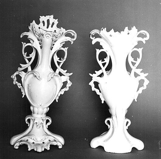 2 vases décoratifs