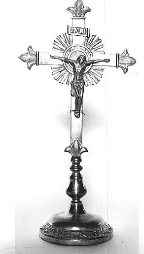 Croix d'autel : Christ en croix