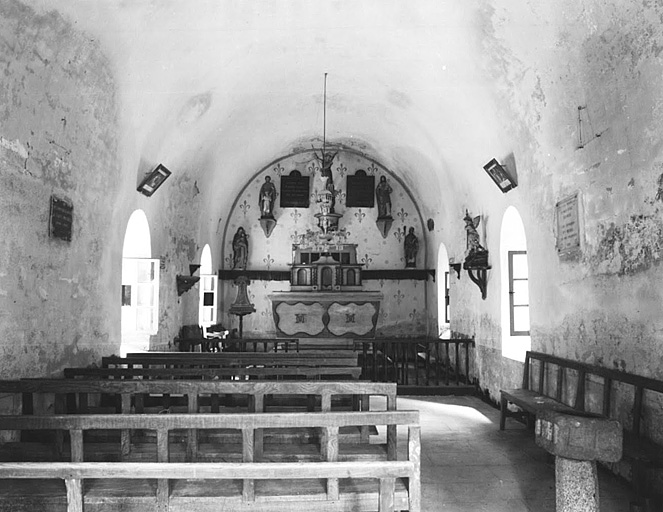 Vue intérieure depuis le portail ouest.