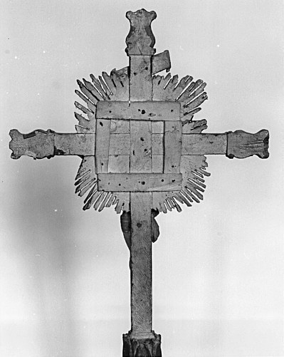 Croix d'autel : Christ en croix