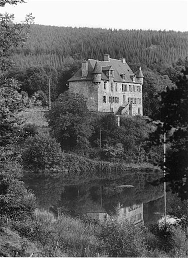 Vue sud-est du château.