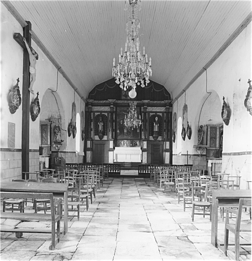 Vue de l'intérieur vers le choeur.