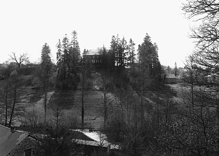 Site de l'ancien château fort, vue du côté nord.