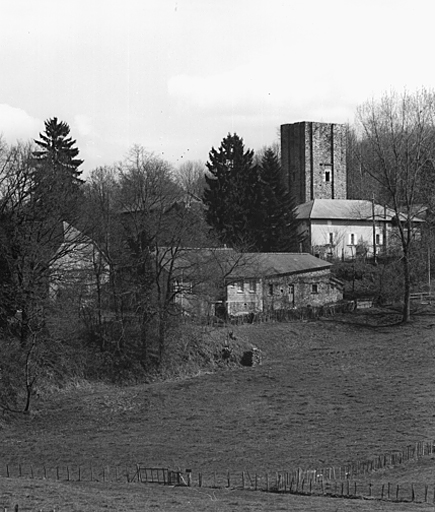 Vue générale côtés nord et ouest.