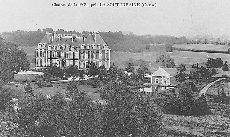 Vue de la façade ouest, d'une partie du parc, du vivier et de la maison du gardien.