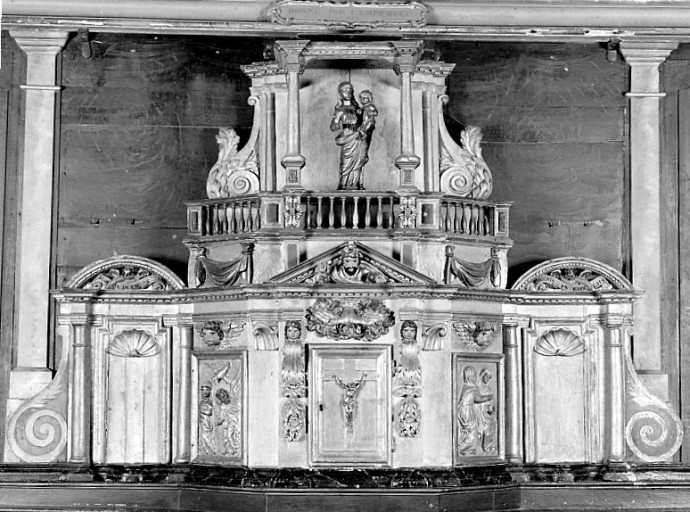 Vue générale du tabernacle et de l'exposition.