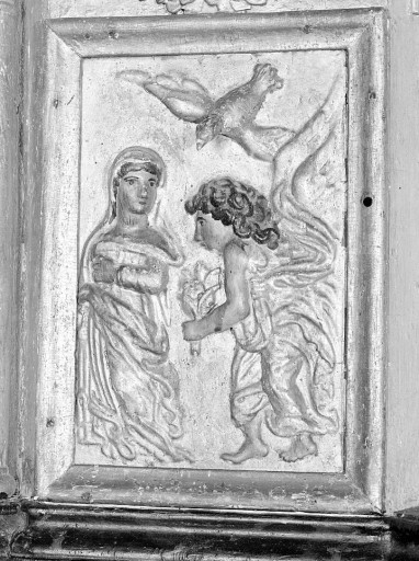Tabernacle : détail du bas-relief de l'Annonciation.