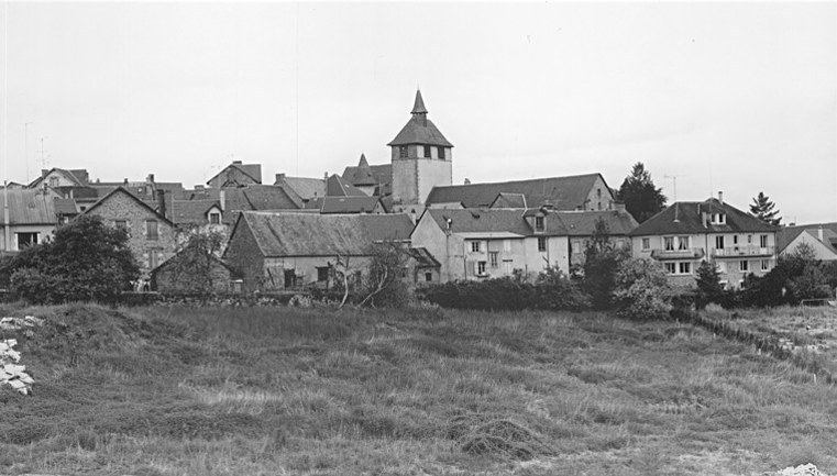 Vue générale du bourg, prise du sud-est.