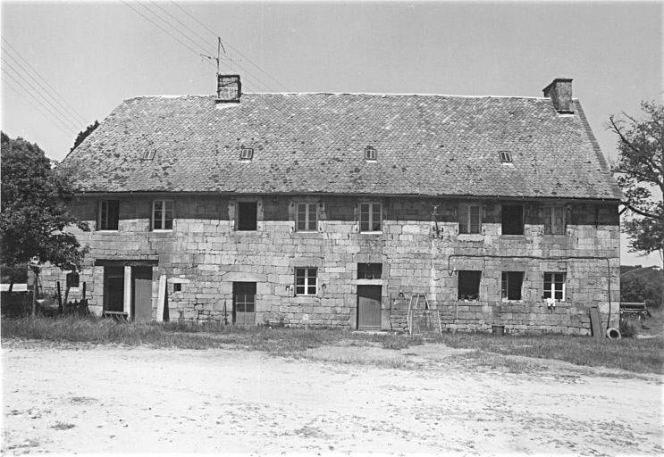 Logements des parties agricoles. Façade antérieure.