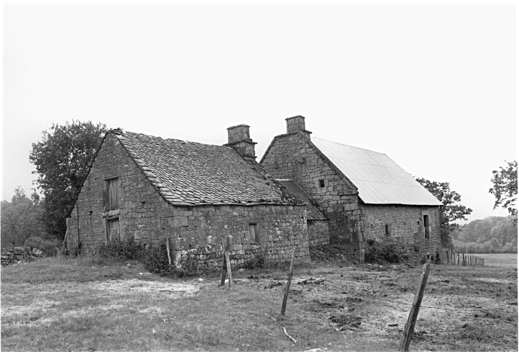 Logis des fermiers et four à pain : vue générale côté nord-est (façade postérieure).