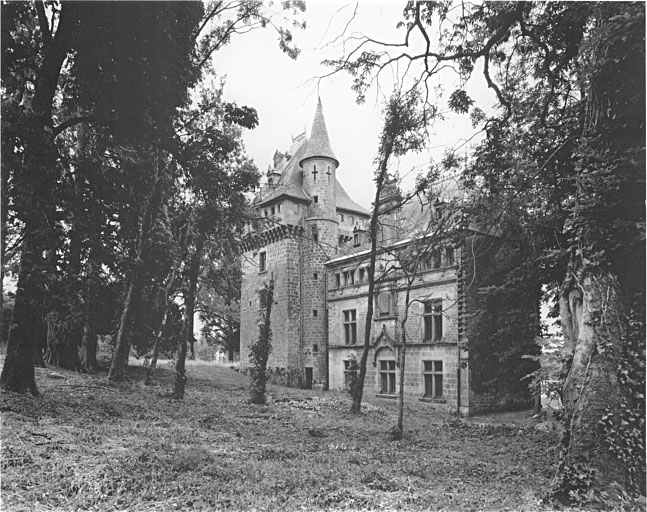 Façade postérieure, côté nord-est.