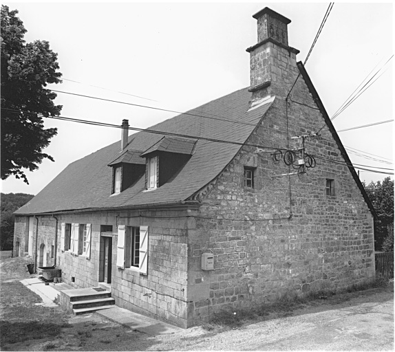 Ferme en bloc à terre, datée 1849.