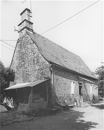 Logis de ferme daté 1802.