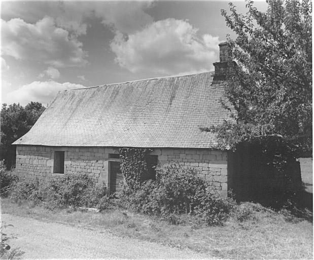 Logis daté 1811.