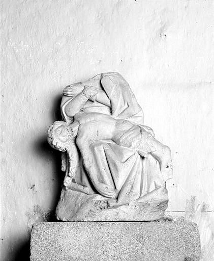 Groupe sculpté (statuette) : Vierge de Pitié