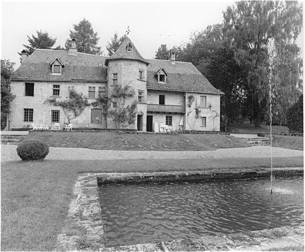 Elévation sud du manoir.