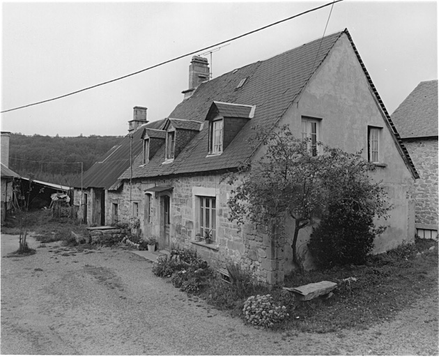 Bloc à terre (deux fermes accolées).
